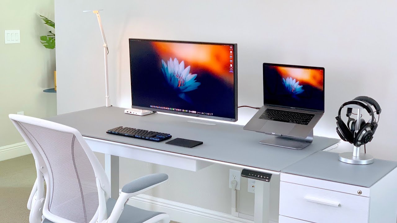 desk setup