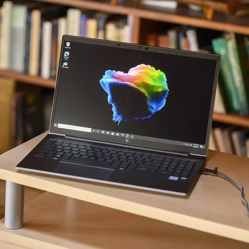 HP Zbook Firefly 15 G8 Workstation yaratech.ma 1